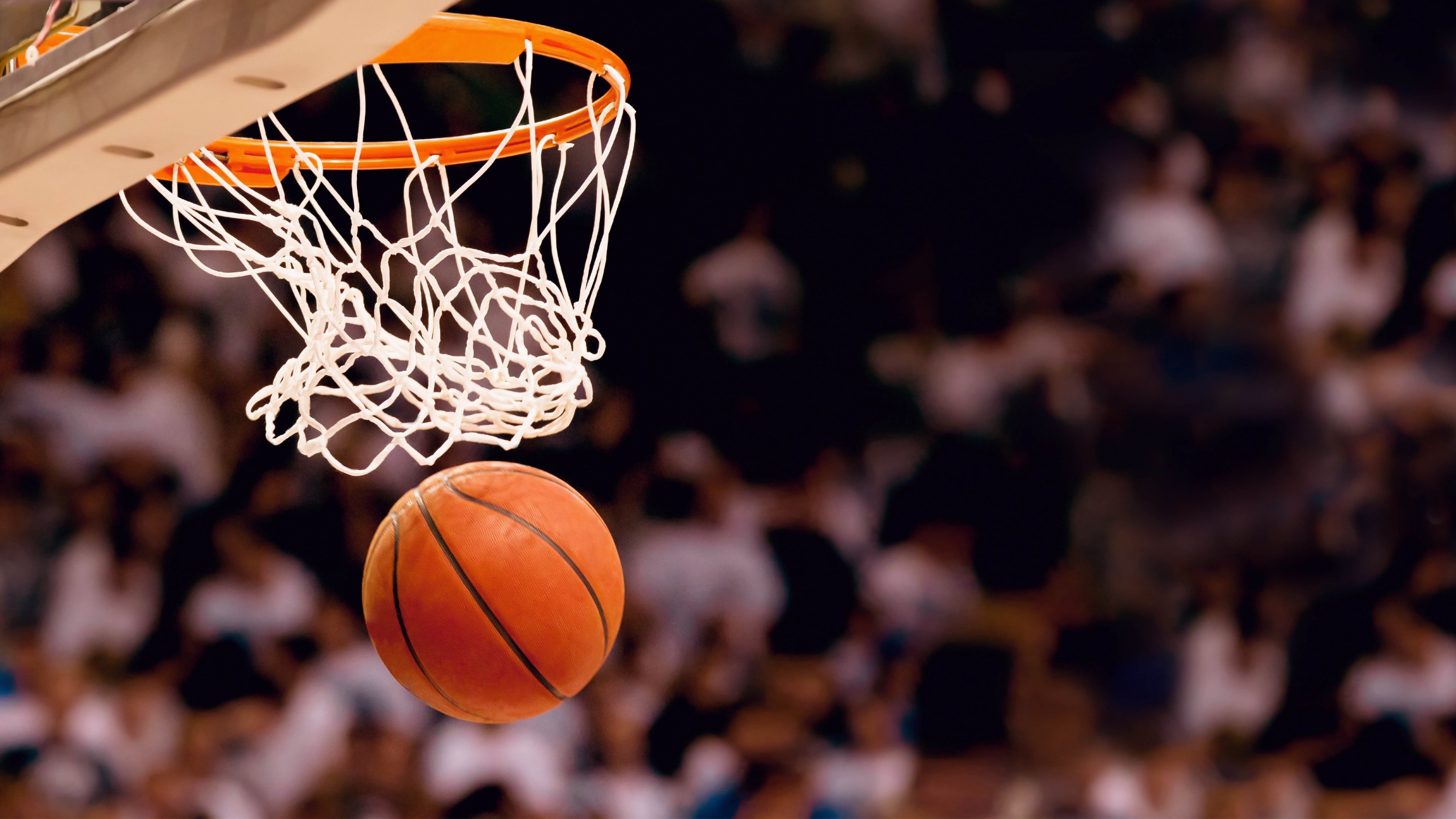 开云平台-梅西再现无解神迹，巴黎圣日耳曼主场狂胜，赛后教练深情拥抱引爆全场，梅西再现无解神迹，巴黎主场狂胜，教练深情拥抱引爆全场